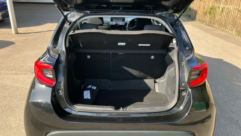 Toyota Yaris 1.5 Hybrid Design 5dr CVT [Nav] Hybrid Hatchback